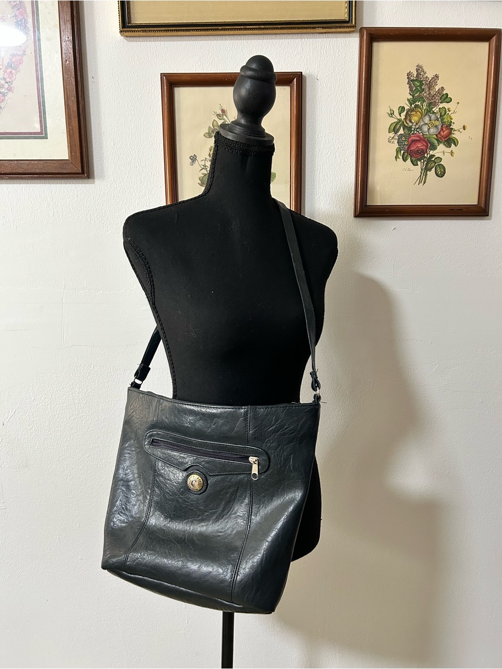 Timeless Black Leather Crossbody Shoulder Bag